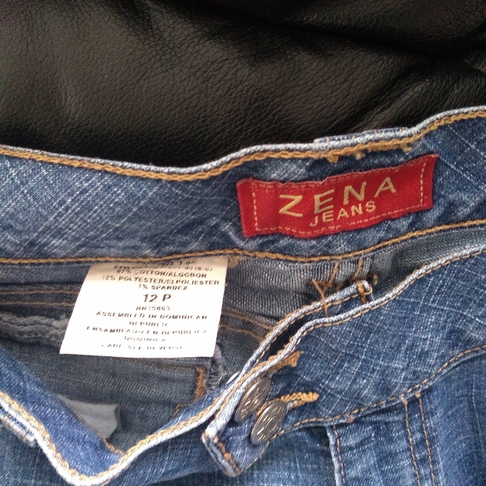 Jeans - Picture 3 of 4